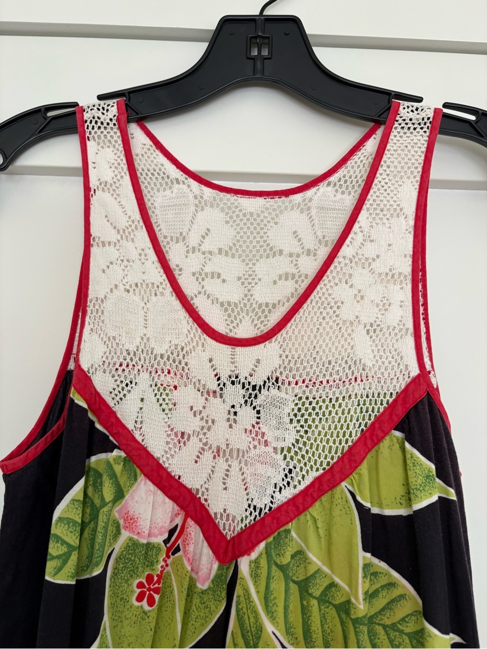 Vintage Aloha dress, hand stitched, with Leaves and  Flowers, lace detail - Picture 2 of 5